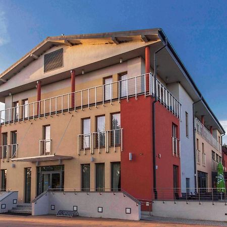 Centrum Wypoczynkowo-Konferencyjne Solaris Łazy Exterior foto